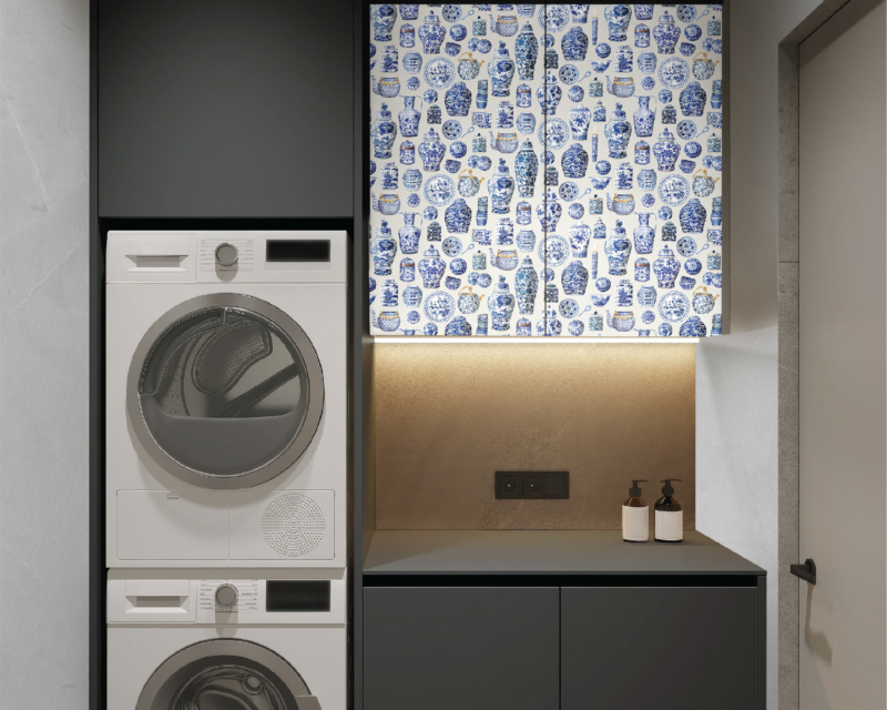 Chinese Porcelain - Image 1